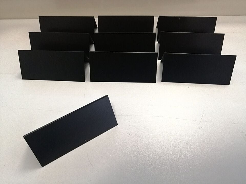 10 Adet Silinebilir PVC Siyah Etiket 10×4.5 cm Ayaklı Çatı Format Dekoratif Etiket Set