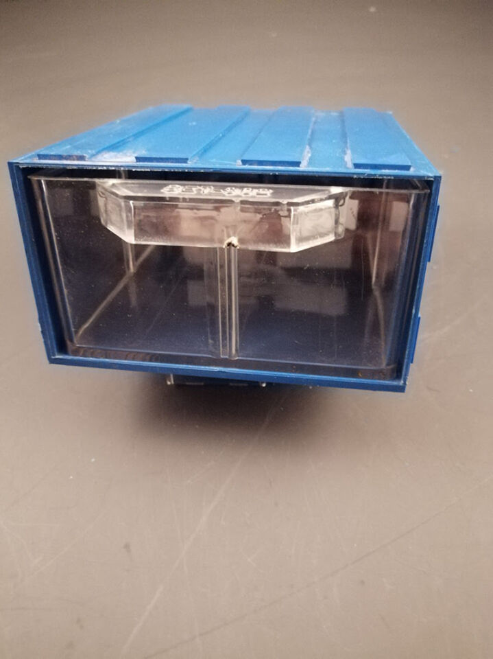 PLASTİK ÇEKMECELİ KUTU 302
