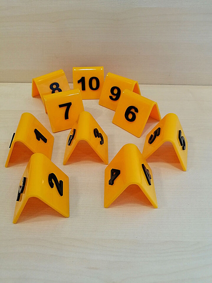 MASA NO 50X50MM (10 LU PAKET) SARI-SİYAH (293) Masa Numaraları, Pleksi Numeratörler, Çift Taraflı Numaralar, Pleksi Numara Takımı