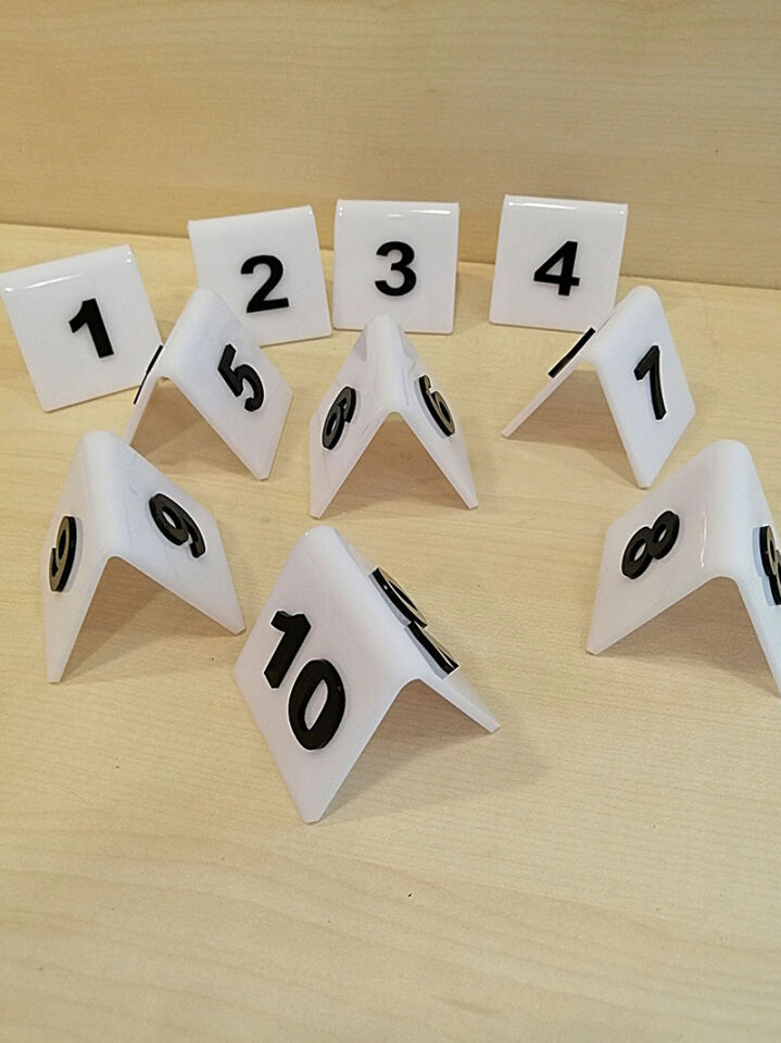 MASA NO 50X50MM (10 LU PAKET) BEYAZ-SİYAH (294) Masa Numaraları, Pleksi Numeratörler, Çift Taraflı Numaralar, Pleksi Numara Takımı
