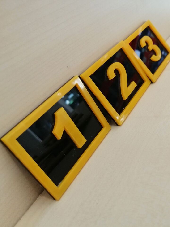 PEÇETELİK NO 5x5CM (15 Lİ PAKET) SİYAH-SARI (7915) 7xMasa Numaraları Peçetelik Numaraları Yapışkanlı Sayılar Pleksi Numeratör Yapışkanlı Sayılar