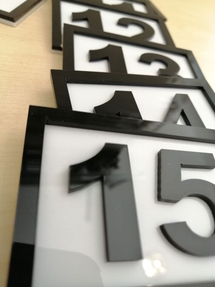 PEÇETELİK NO 5x5CM (15 Lİ PAKET) BEYAZ-SİYAH (7815) Masa Numaraları Peçetelik Numaraları Yapışkanlı Sayılar Pleksi Numeratör Yapışkanlı Sayılar