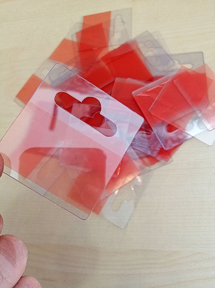 YAPIŞKANLI PVC TEL ASKI ASMA APARATI (50 Lİ PAKET) tel askılara ürün asmak için yapışkanlı aparat, tel askı asma aparatı,