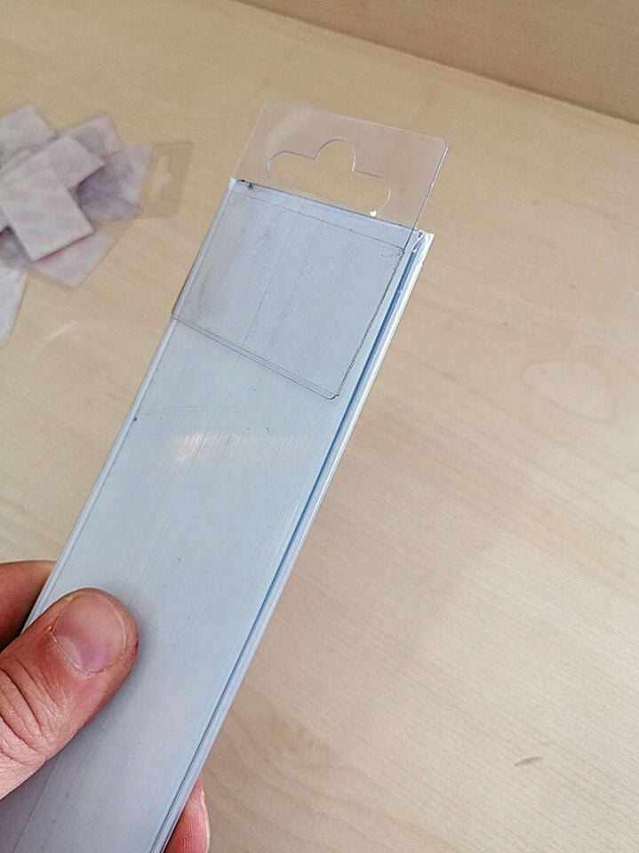 YAPIŞKANLI PVC TEL ASKI ASMA APARATI (50 Lİ PAKET) tel askılara ürün asmak için yapışkanlı aparat, tel askı asma aparatı,