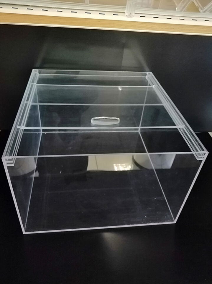 PLEKSİ KUTU SÜRGÜ KAPAKLI 47X50XH:30CM ŞEFFAF