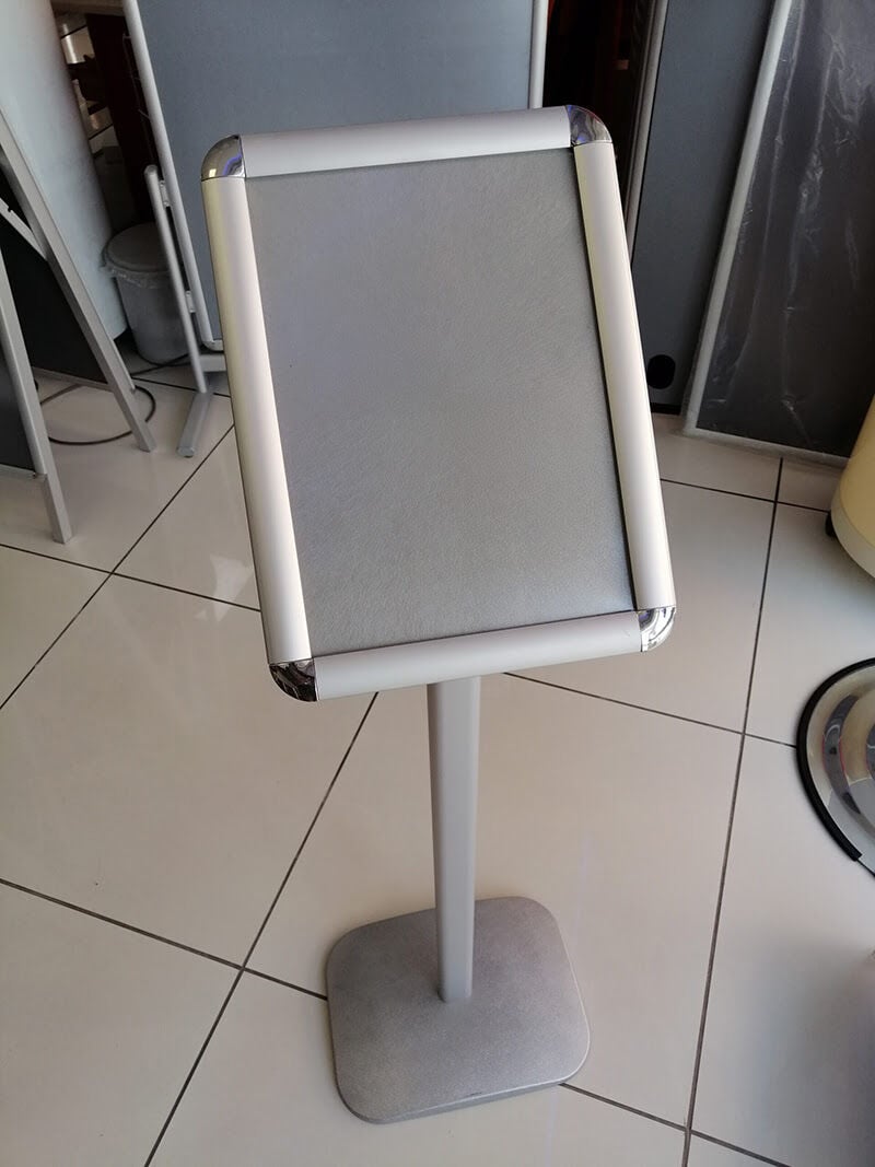 MENÜ PANO A4 Bilgilendirme Panosu Arkaya Açılı Pano İki Yönlü Afiş Poster Panosu Ayaklı Pano