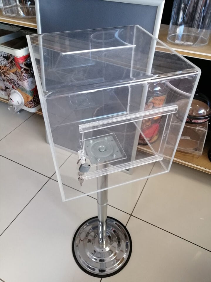 DİLEK ŞİKAYET KUTUSU KİLİTLİ AYAKLI 30X30X30 H:103CM Dilek ve Şikayet için Kutu Form Kutusu Pleksi