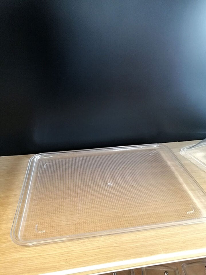 KV TEPSİ KAPAKLI 46X33XH:19CM (KV-08) Şeffaf Ürün Teşhir ve Sunum Tepsisi Gıda Teşhir Tepsisi Kapaklı Pleksi Kapak Kapaklı Tepsi