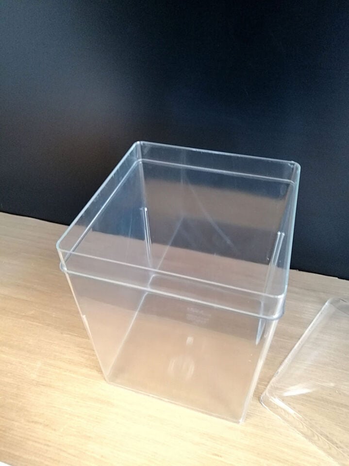 KV KÖŞELİ KAVANOZ JOKER 21,5X21,5XH:36CM KAPAKLI Akrilik Köşeli Kavanoz Şeffaf Ürün Teşhiri Tezgah önü Teşhir Ürünü