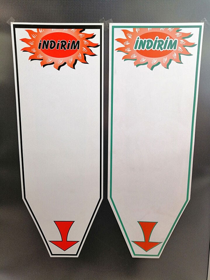 İNDİRİM BASKILI TAVAN ETİKETİ 25X70CM AŞAĞI OK Poster Etiket Karton Etiket İndirim Etiketi Satış Etiketi Karton Kağıt Etiket