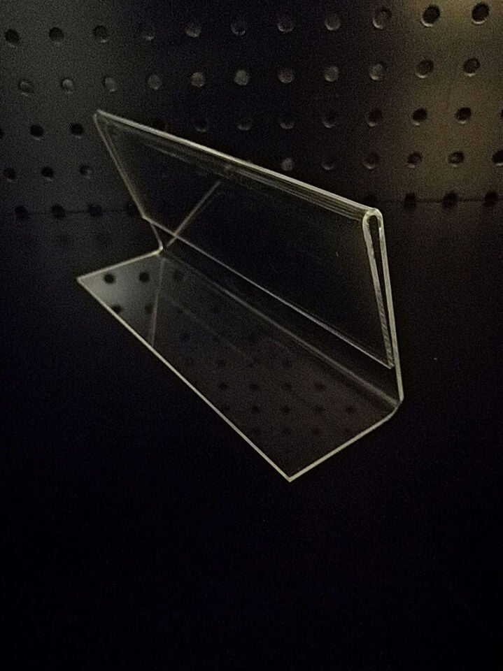 PLEKSİ ETİKETLİK YAN ARKAYA AÇILI (16,5cm x H:8cm)