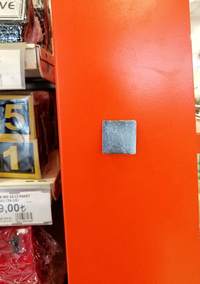 YAPIŞKANLI METAL PLAKA