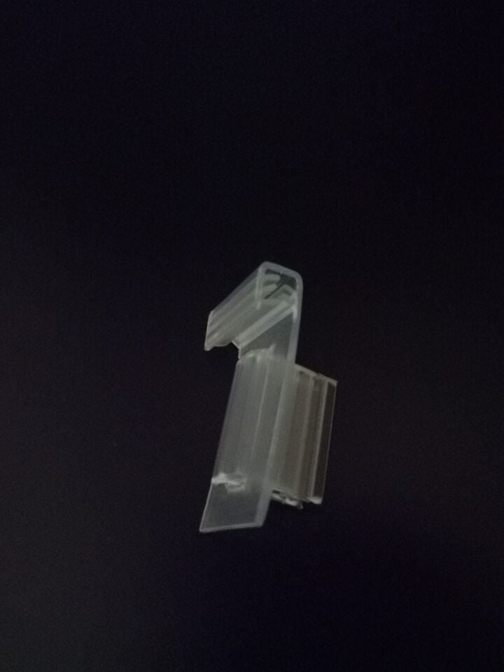 PVC KISKAÇ DİK( RAF PROFİLİNE GEÇME) ETİKETLİK