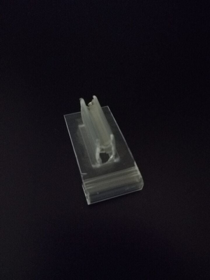PVC KISKAÇ DİK( RAF PROFİLİNE GEÇME) ETİKETLİK