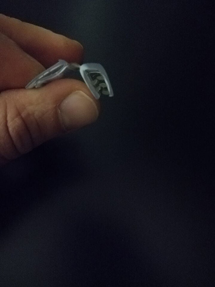 PVC KISKAÇ HAREKETLİ MENTEŞELİ FİYAT ETİKETİ TUTUCU