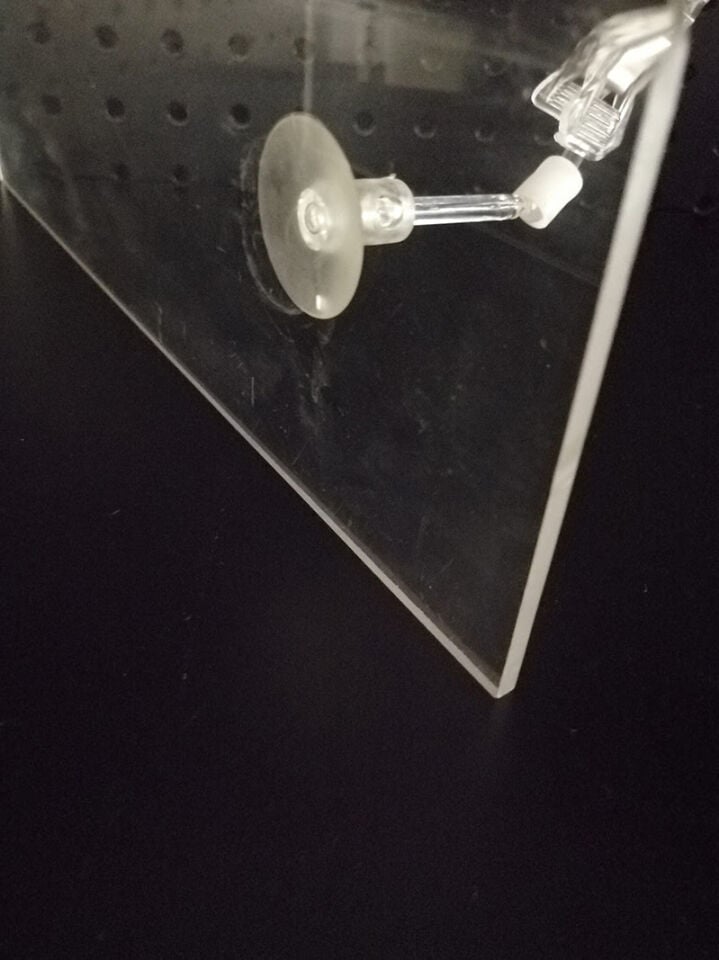 ŞEFFAF VANTUZLU KÜÇÜK MANDAL 50MM ÇUBUKLU ETİKETLİK vantuzlu mandallı fiyat etiketliği, vantuzlu ve mandallı fiyat etiketi tutucu , fiyat etiketi tutucu, mandallı vantuzlu fiyat etiketliği